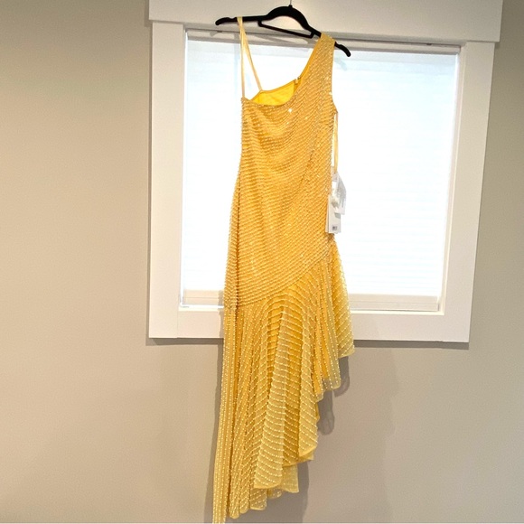 Mac Duggal 93741 Imitation Pearl One Shoulder Beaded High Low Dress 6 - Picture 2 of 8